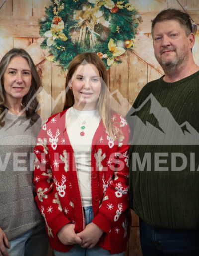 GraceBuilt Church - Christmas Portraits - Photography - Waynesboro, VA
