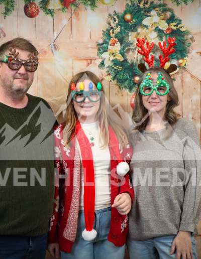 GraceBuilt Church - Christmas Portraits - Photography - Waynesboro, VA