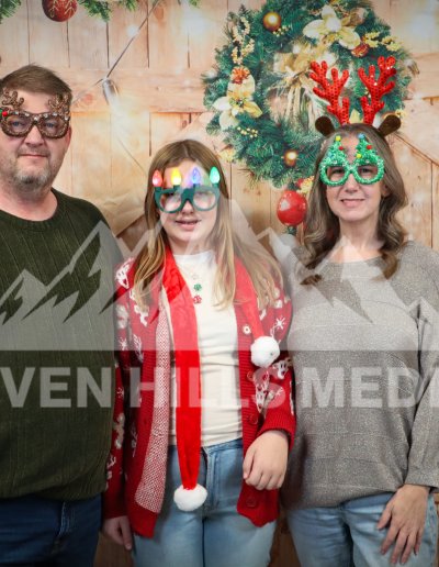 GraceBuilt Church - Christmas Portraits - Photography - Waynesboro, VA