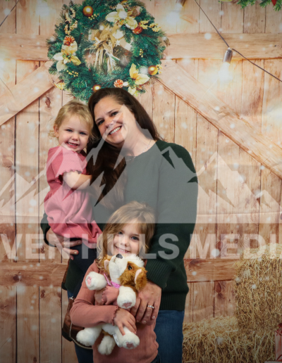 GraceBuilt Church - Christmas Portraits - Photography - Waynesboro, VA