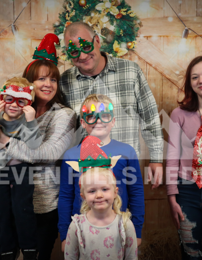 GraceBuilt Church - Christmas Portraits - Photography - Waynesboro, VA