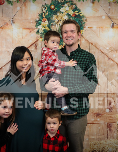 GraceBuilt Church - Christmas Portraits - Photography - Waynesboro, VA