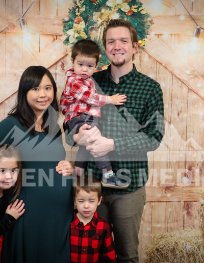 GraceBuilt Church - Christmas Portraits - Photography - Waynesboro, VA