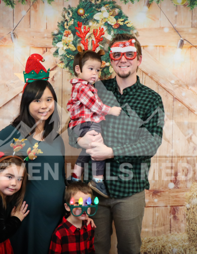 GraceBuilt Church - Christmas Portraits - Photography - Waynesboro, VA