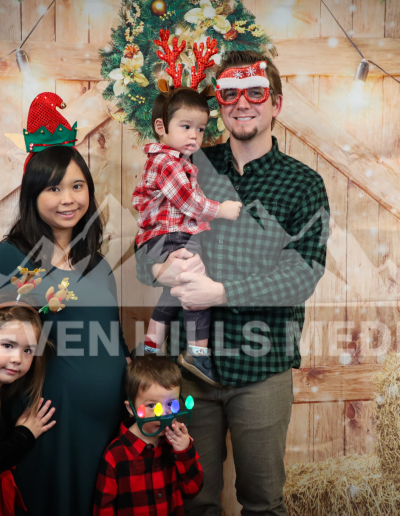 GraceBuilt Church - Christmas Portraits - Photography - Waynesboro, VA