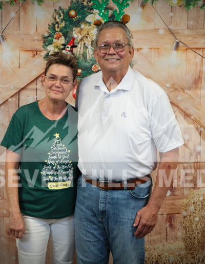 GraceBuilt Church - Christmas Portraits - Photography - Waynesboro, VA