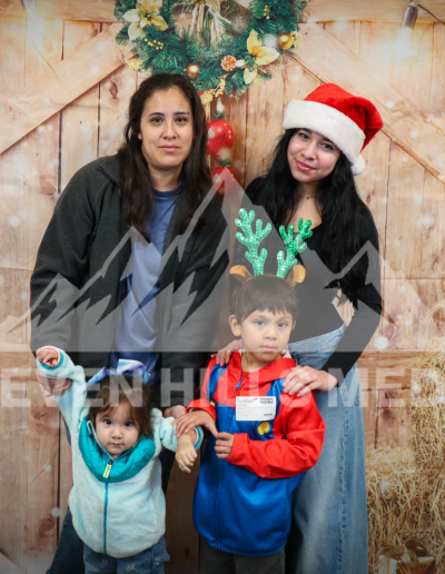 GraceBuilt Church - Christmas Portraits - Photography - Waynesboro, VA