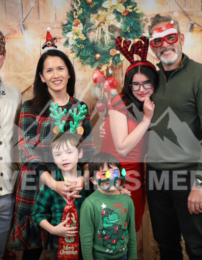 GraceBuilt Church - Christmas Portraits - Photography - Waynesboro, VA
