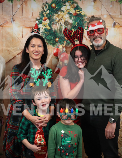 GraceBuilt Church - Christmas Portraits - Photography - Waynesboro, VA